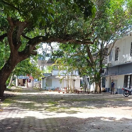 Отель Prathiba Residency Коллам Экстерьер фото