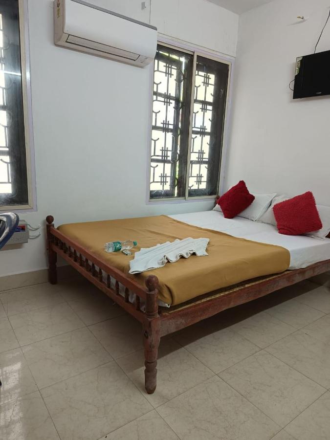 Отель Prathiba Residency Коллам Экстерьер фото